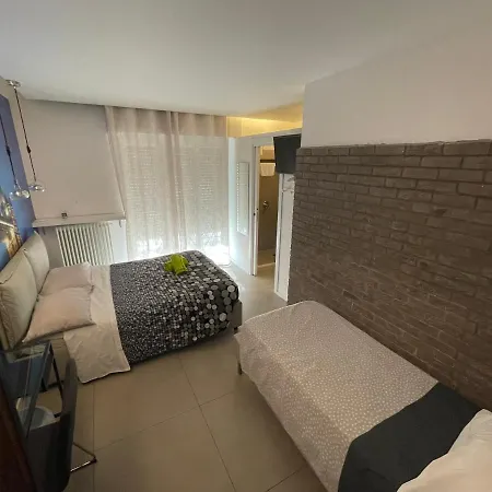 Smile בית הארחה *