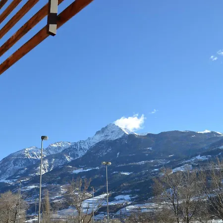 Smile בית הארחה Sarre